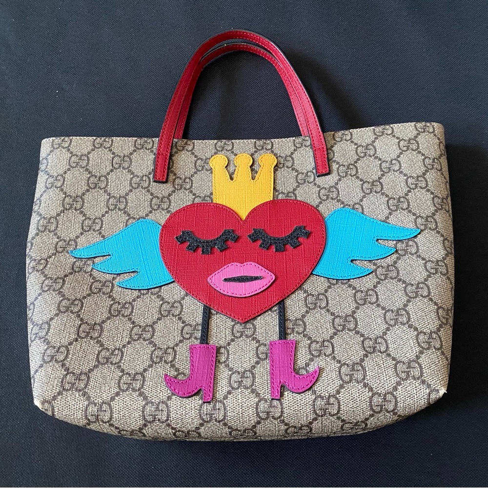 Gucci GG Supreme flying Heart Tote Bag